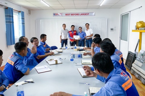 (Tiếng Việt) VINH DANH NGÔI SAO THÁNG 10